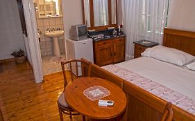 Marina Rooms